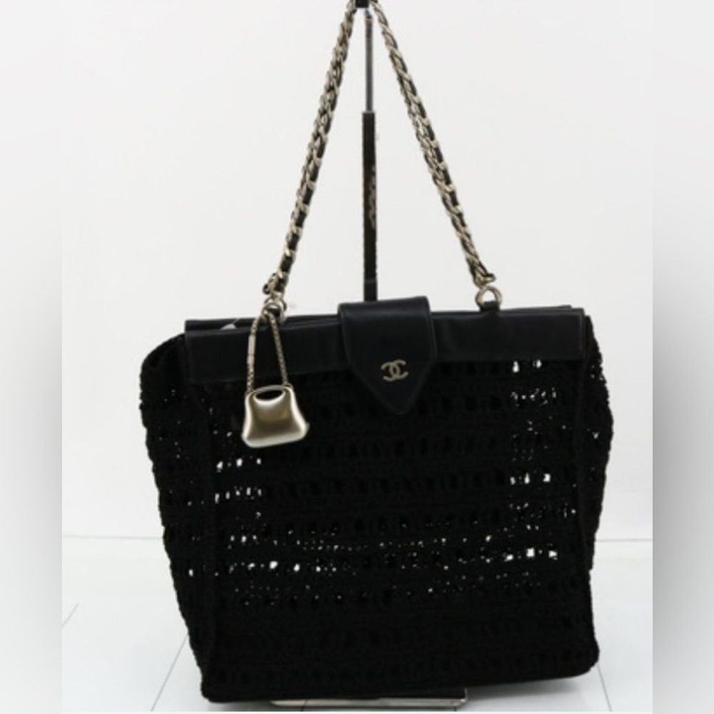 Pre Owned Chanel Lambskin Crochet Woven Knit CC Chain Tote Medium With COA Card